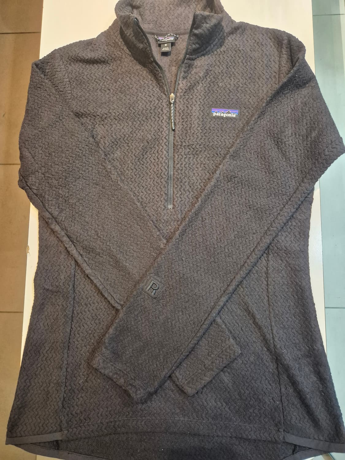 파타고니아 R1 에어 1/2 지퍼 풀오버 여성 블랙 m 90~95 상품이미지1