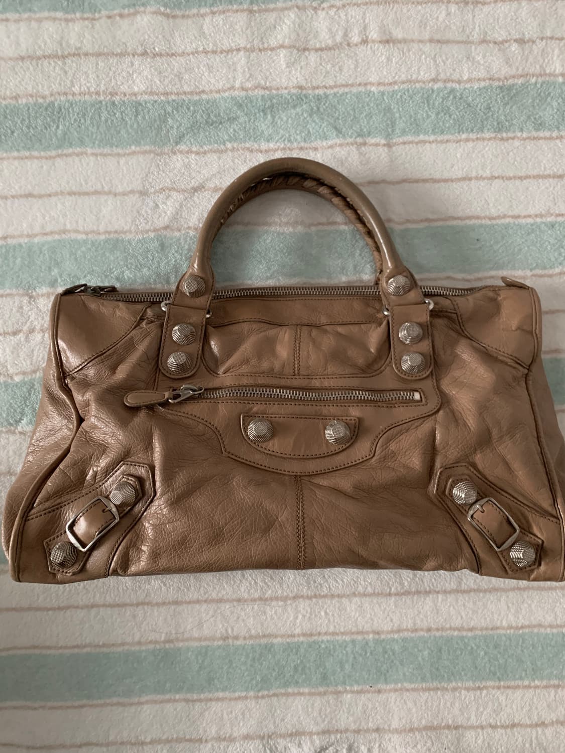 발렌시아가 라지 모터백  상품이미지2