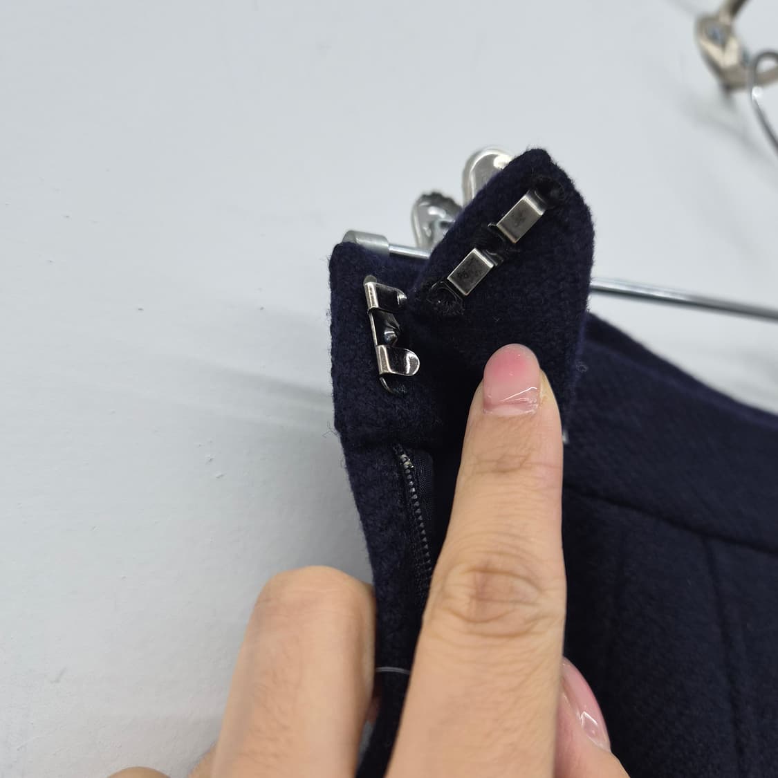 아쿠아 스큐텀 네이비 플리츠 롱 스커트 여성 26in 상품이미지3