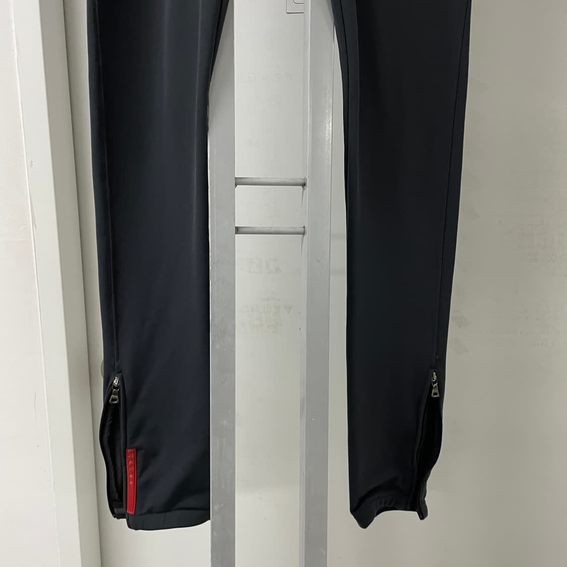 프라다 스포츠 기모 팬츠 S 상품이미지3