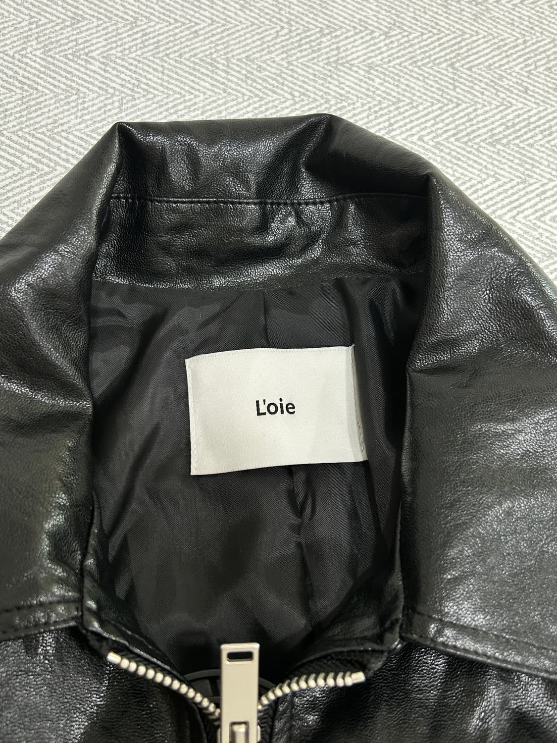 르와 L’oie 블랙 에코레더 숏 가죽자켓 집업점퍼 여성 F 루즈핏 상품이미지6