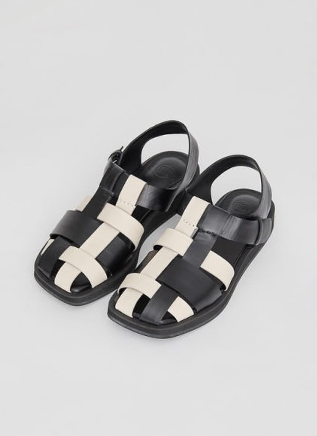 [RECTO] CROSS STRAP SANDALS 상품이미지1