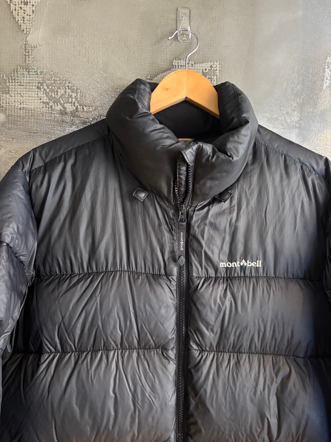 몽벨 블랙 미니로고 패딩 L 상품이미지2