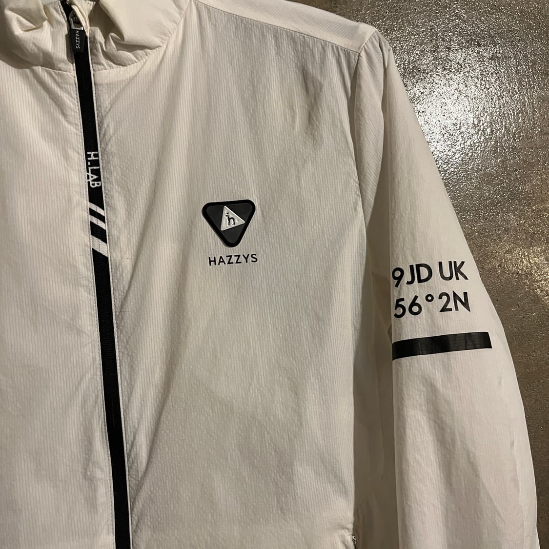 헤지스 바람막이 자켓 상품이미지2