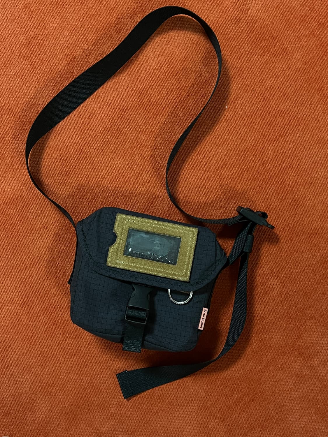 아크네 스튜디오 스웨이드 트림 폴드오버 플랩  미니 크로스백 상품이미지1