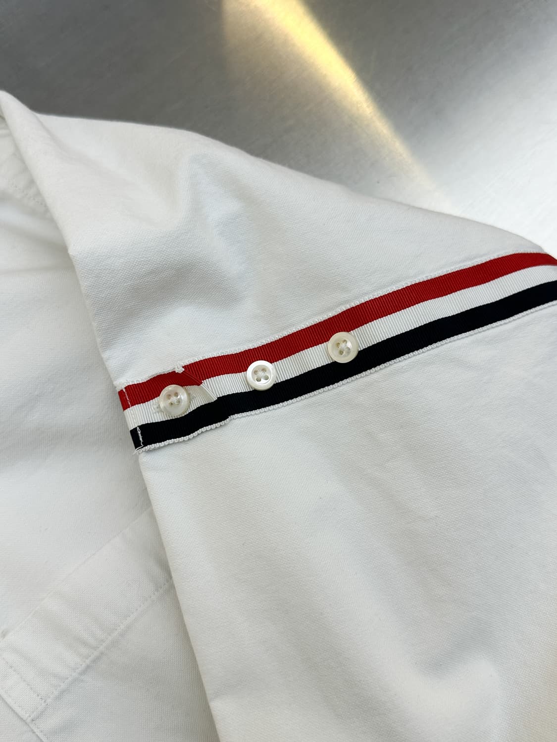 톰 브라운 4-Bar 그로스그레인 암밴드 셔츠 상품이미지5