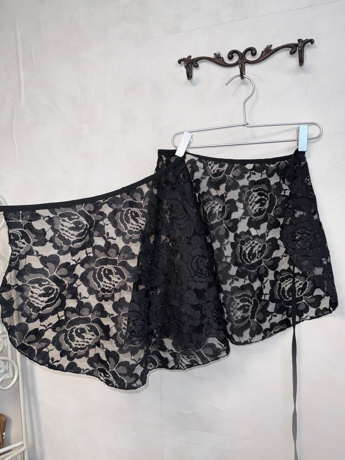 Black oriental floral mesh wrap skirt 상품이미지1