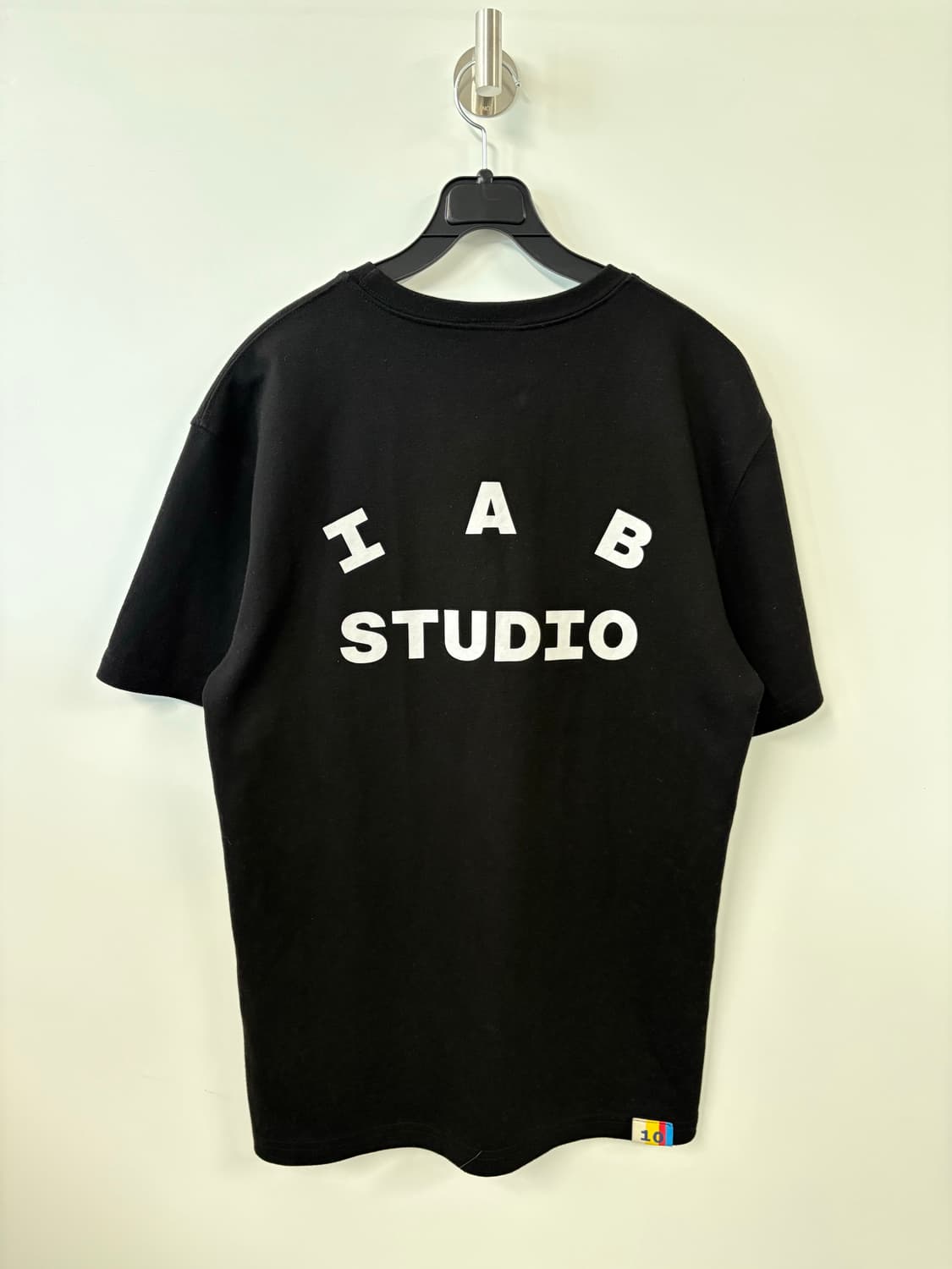 아이앱스튜디오 10주년 블랙 반팔 티셔츠 상품이미지2