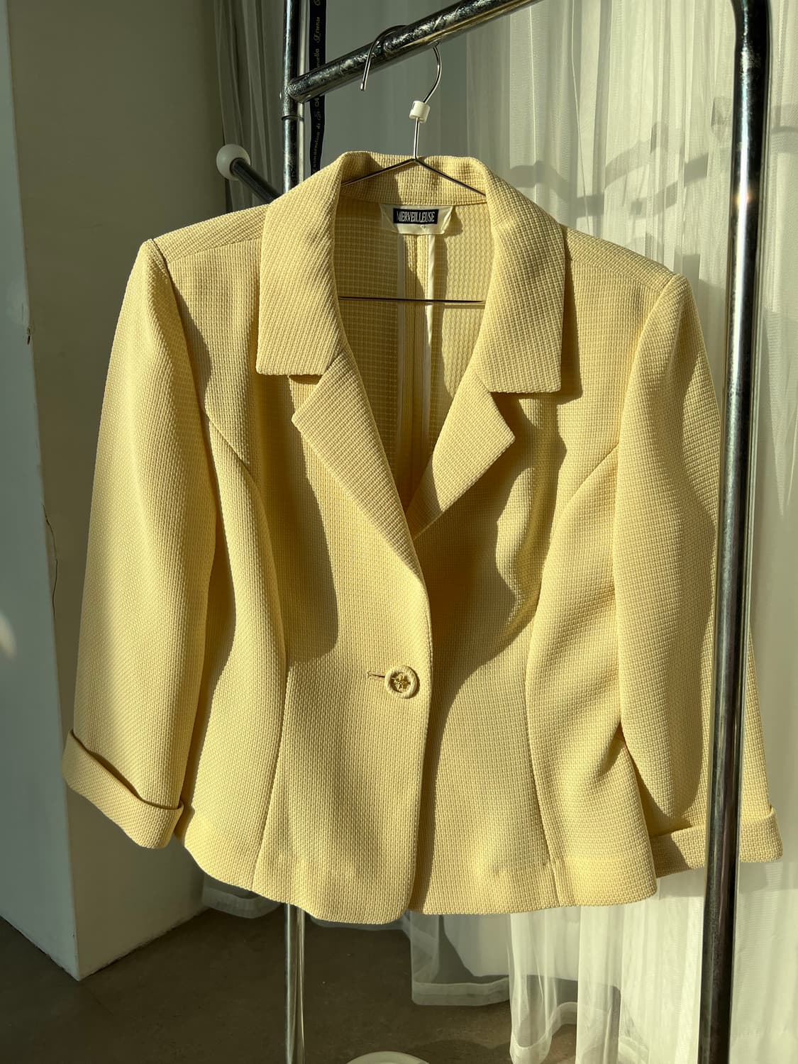 Mervillaise 산뜻한 옐로우 스프링 원버튼 블레이저 상품이미지3