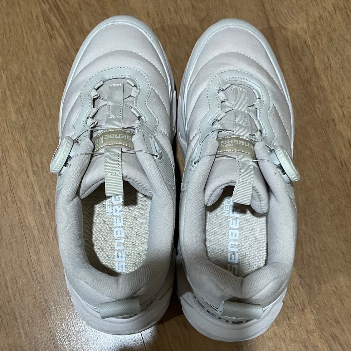 네파 이젠벅 다이얼 패딩 운동화 250 상품이미지5