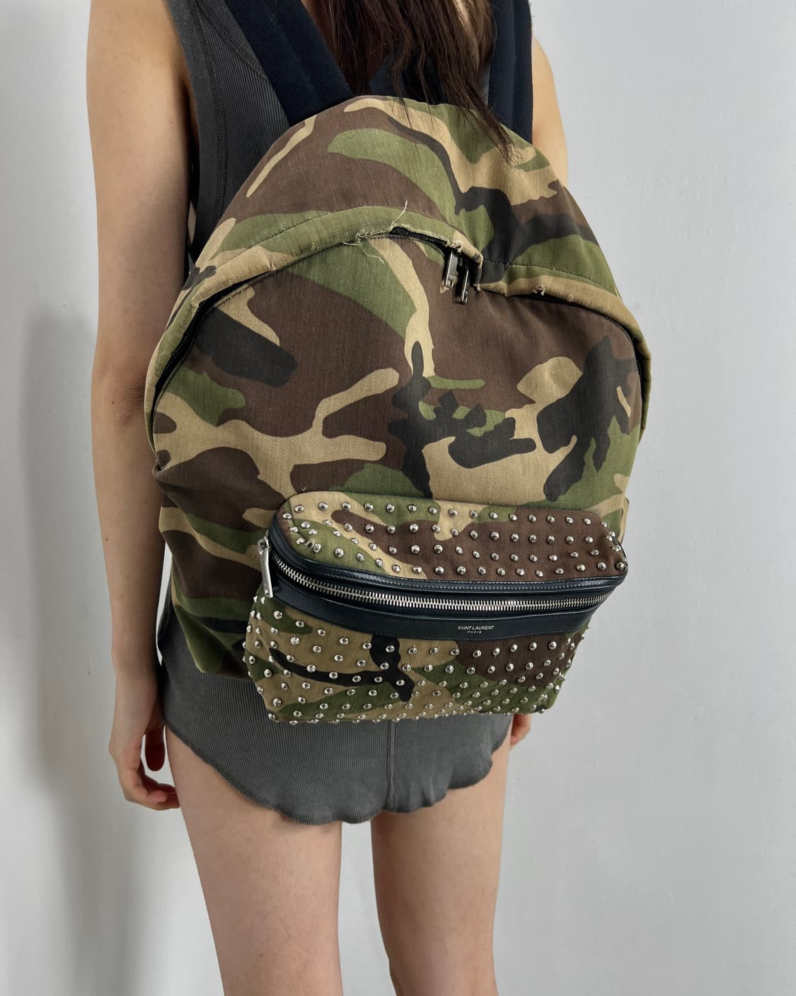 생로랑  By Hedi Slimane 카모플라쥬 스터드 시티 백팩  상품이미지1