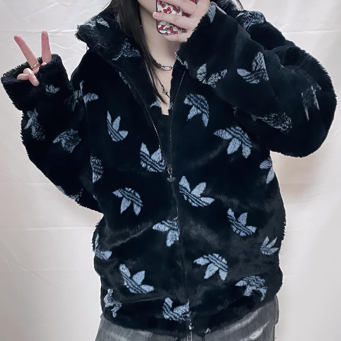 아디다스 모노그램 퍼자켓 상품이미지1