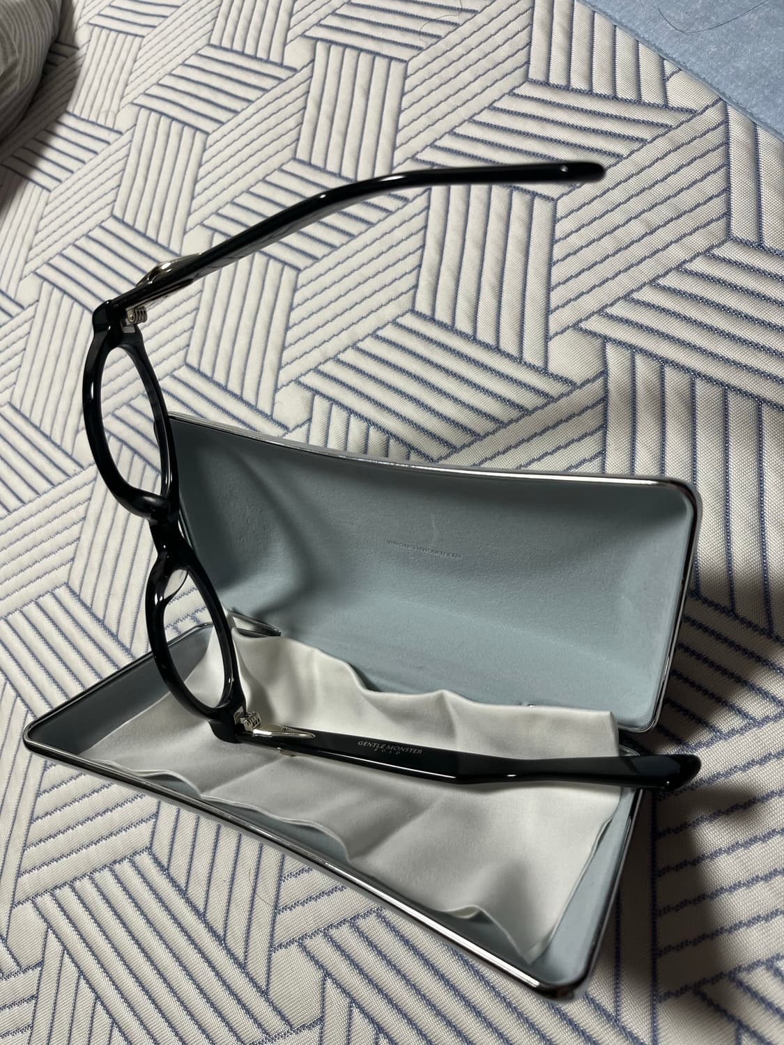 젠틀 몬스터 오드 1 블랙 클리어 상품이미지3