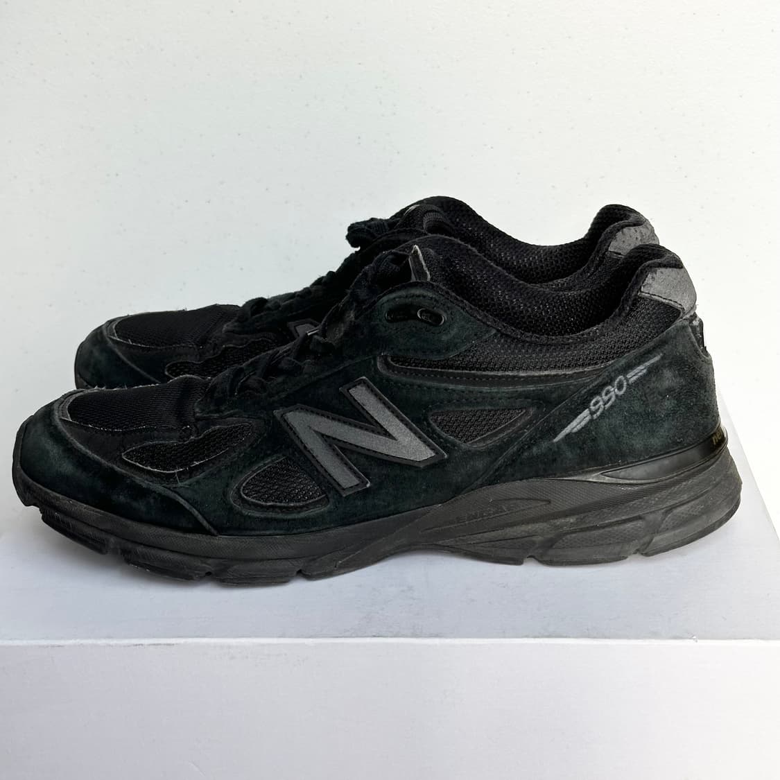 New Balance 990 V4 triple black shoes 상품이미지1