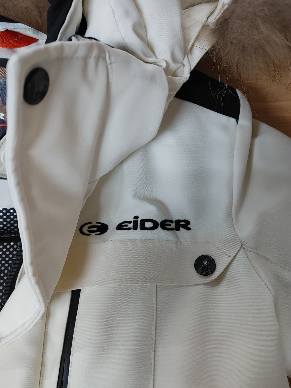 EiDER 아이더 여성 아이보리 거위털 후드 패딩 상품이미지3
