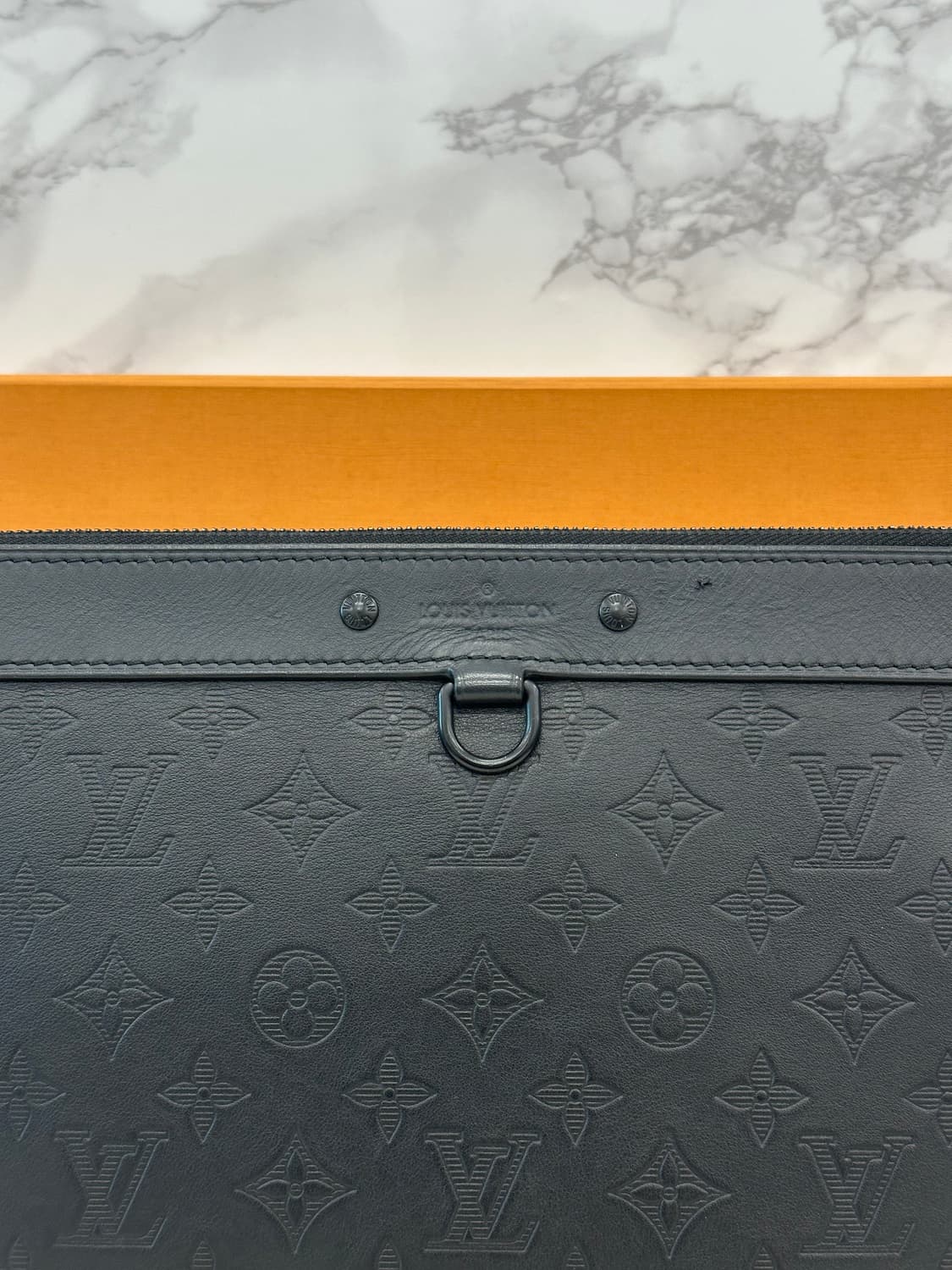 [풀구성] 루이비통 포쉐트 모노그램 쉐도우 클러치 상품이미지3