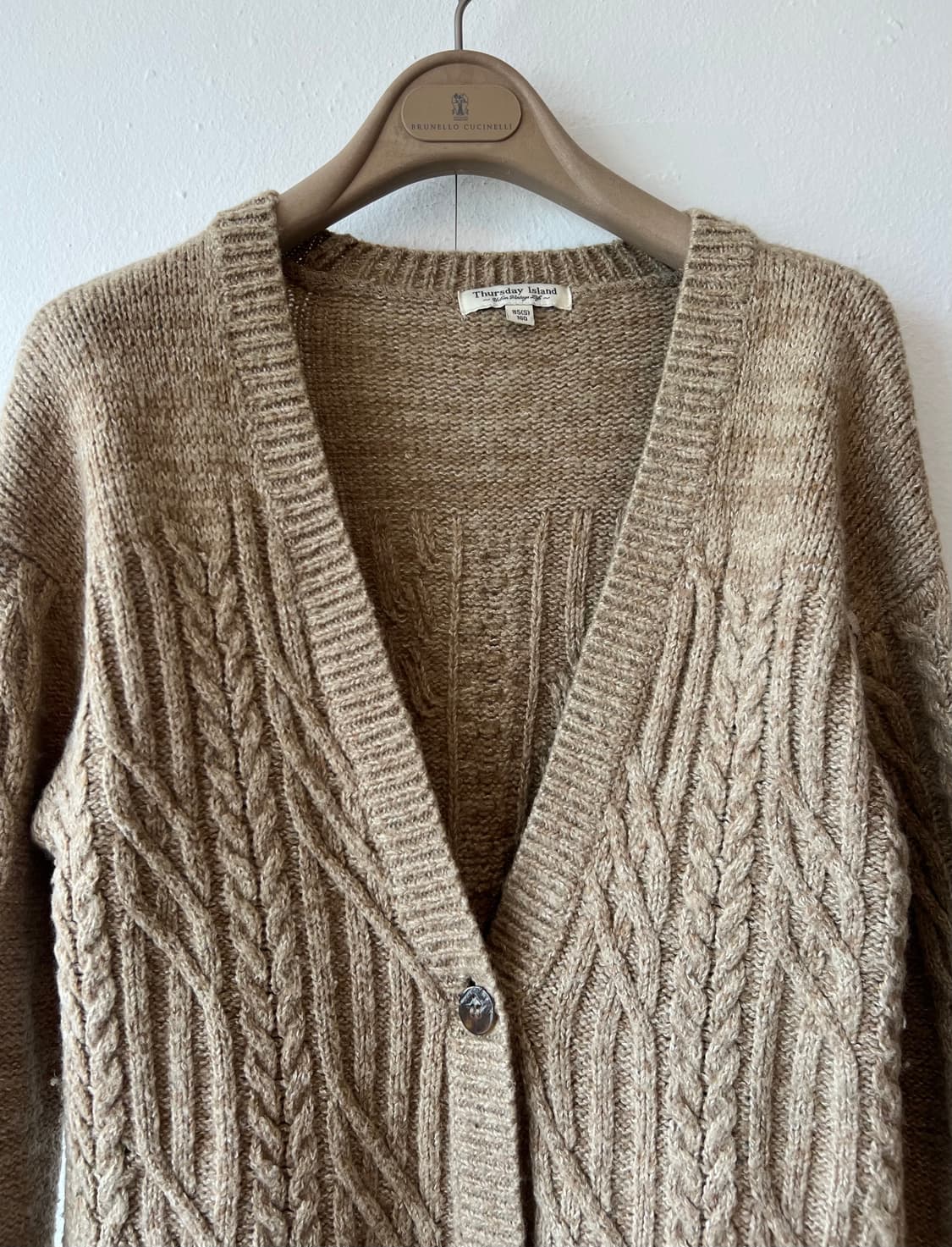 써스데이아일랜드 여성 카멜베이지 브이넥가디건 케이블가디건 상품이미지1