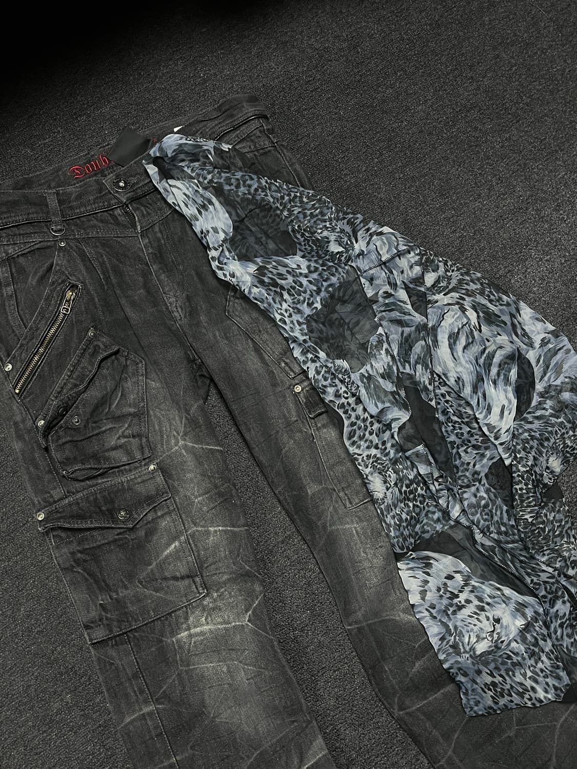 Silky grey Leopard scarf 상품이미지2