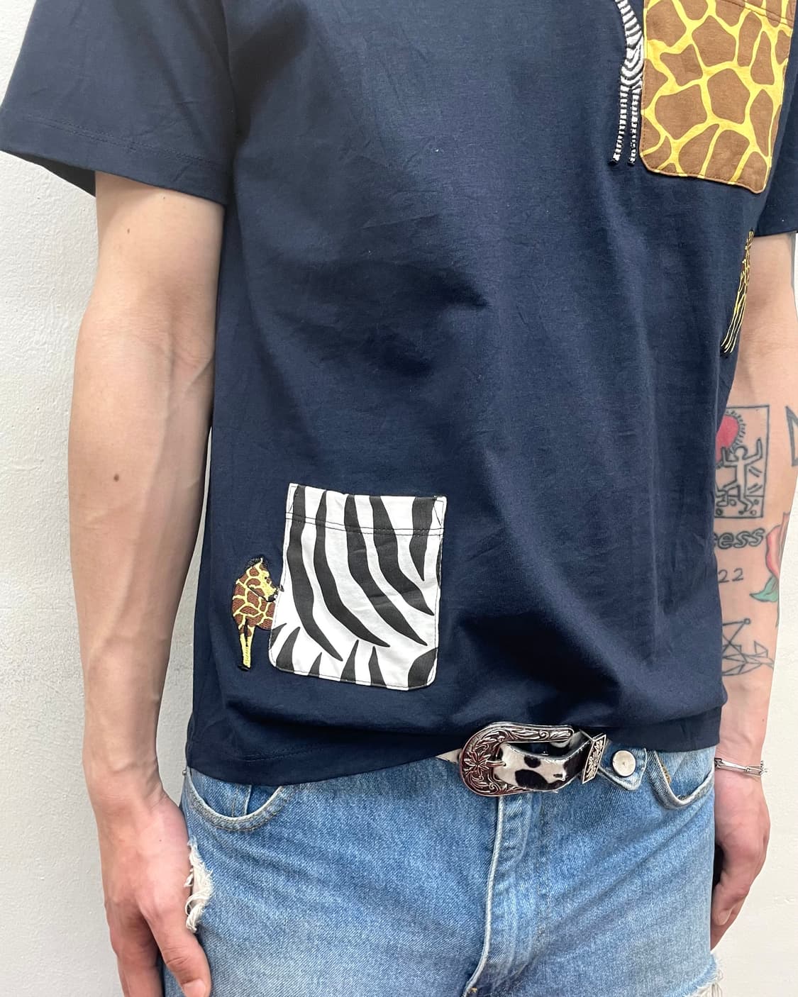 Giraffe Zebra Pocket Navy T-shirt 상품이미지3