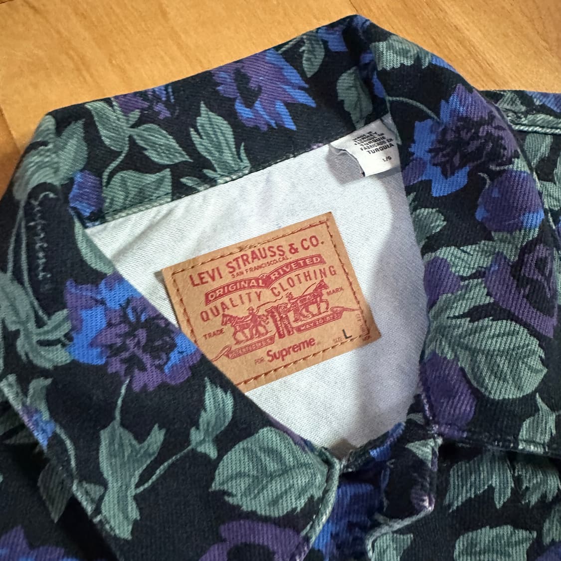 슈프림 x 리바이스 3rd 트러커 로즈 플로랄 플로럴 자켓 상품이미지2