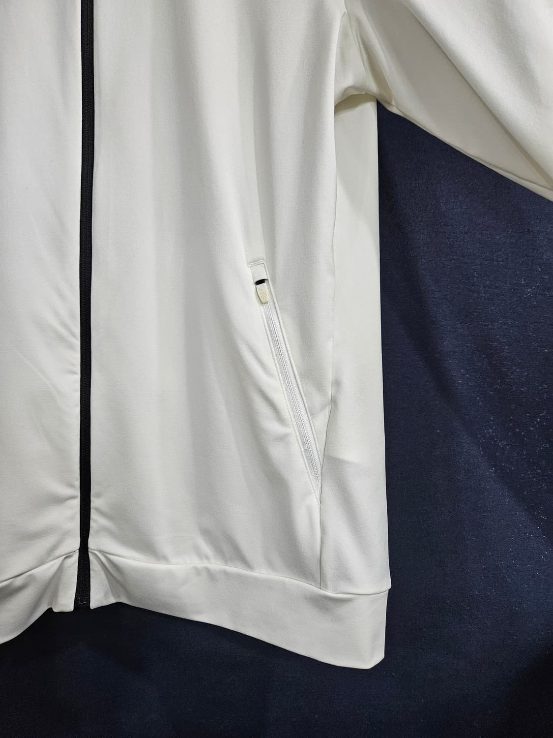 다이나핏 화이트 남성 슬림핏 95 기능성 집업자켓  상품이미지6