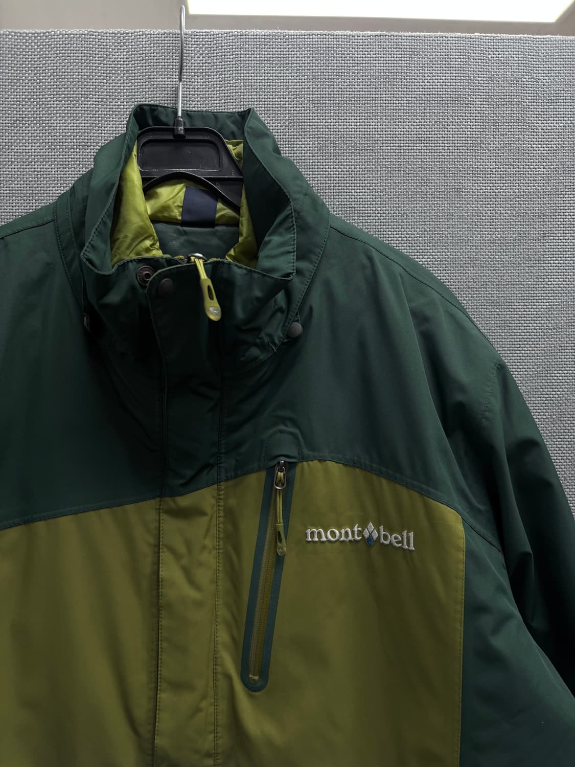 몽벨 바람막이 점퍼 상품이미지3