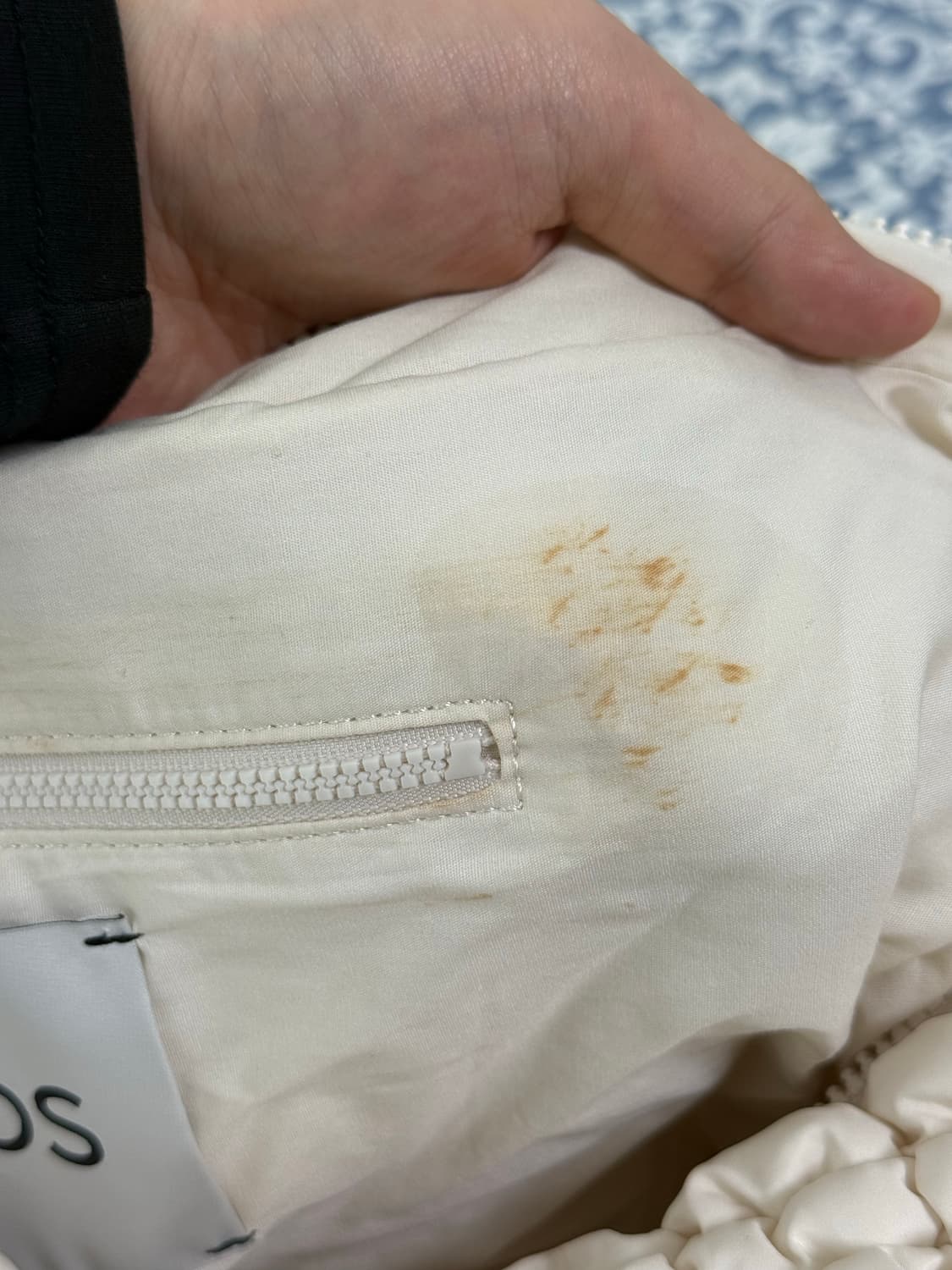 [무료배송] Cos 퀼티드 오버사이즈 숄더백 라이트 베이지 상품이미지2