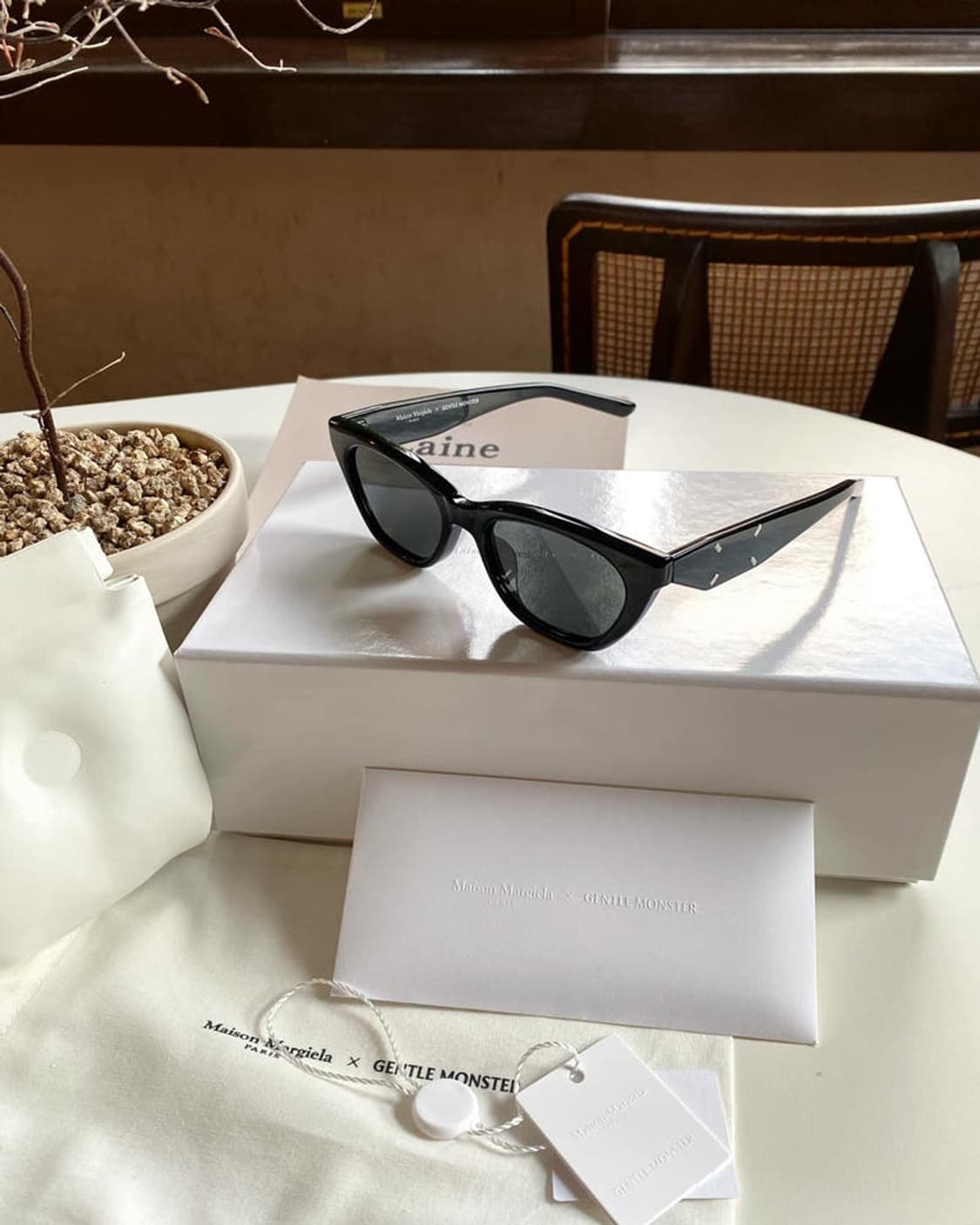젠틀 몬스터 x 메종 마르지엘라 MM208-01 블랙 상품이미지1
