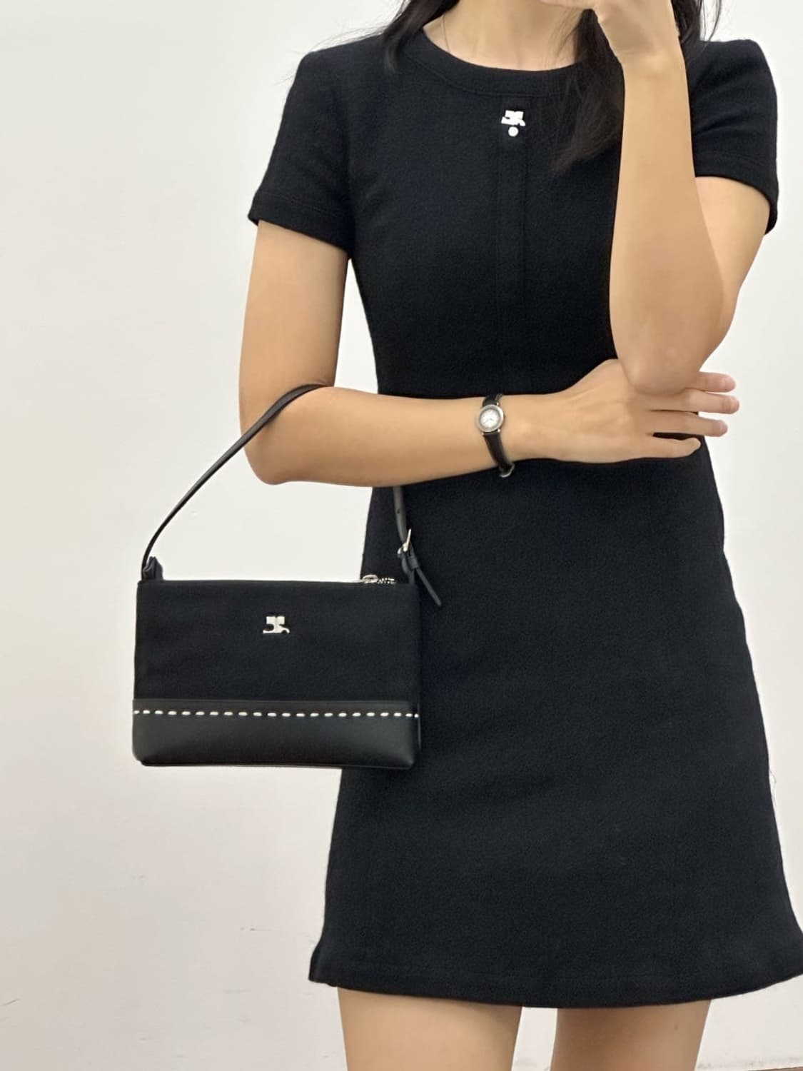 courreges / 꾸레쥬 블랙 스웨이드 미니 숄더백  상품이미지9