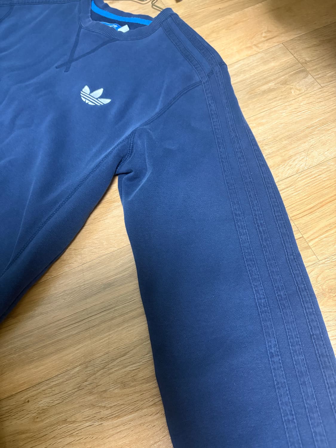 아디다스 트레포일 네이비 맨투맨 상품이미지3