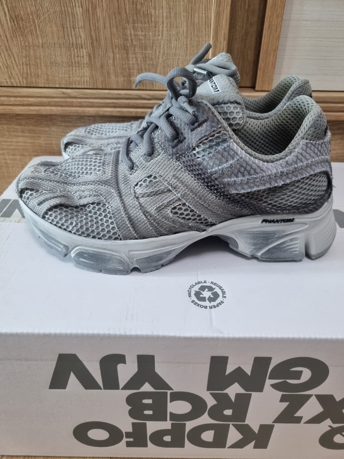 발렌시아가 팬텀 그레이 스니커즈 38 상품이미지2