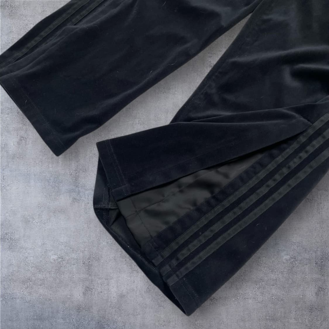 아디다스 Adidas 블랙 벨루어 와이드 트랙팬츠 XS 상품이미지5