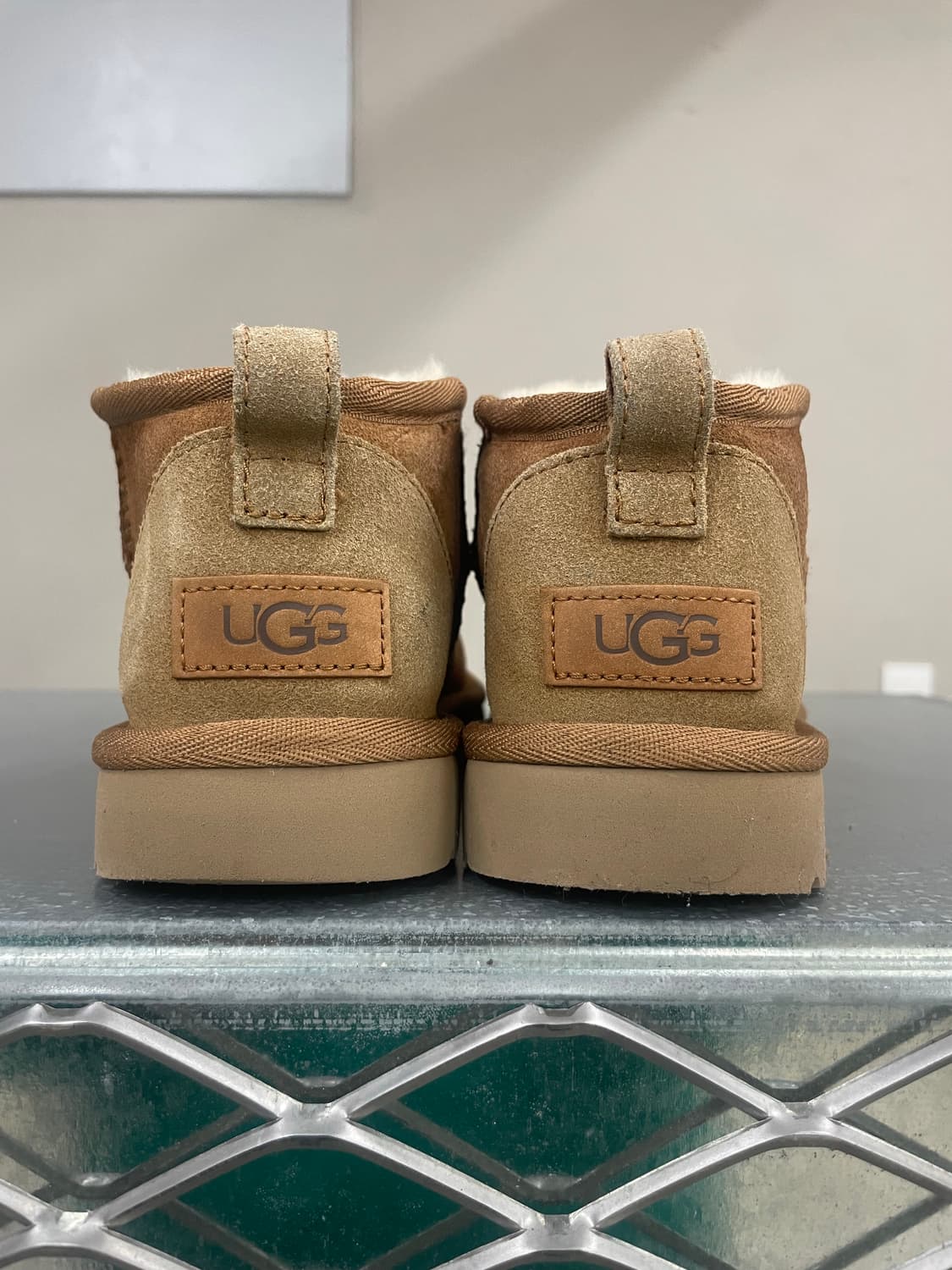 어그 클래식 울트라 미니 체스트넛 230 상품이미지3