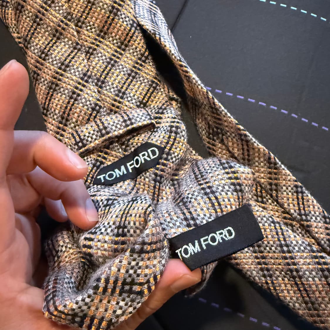 톰포드 실크 캐시미어 체크 넥타이 판매 합니다. 상품이미지1