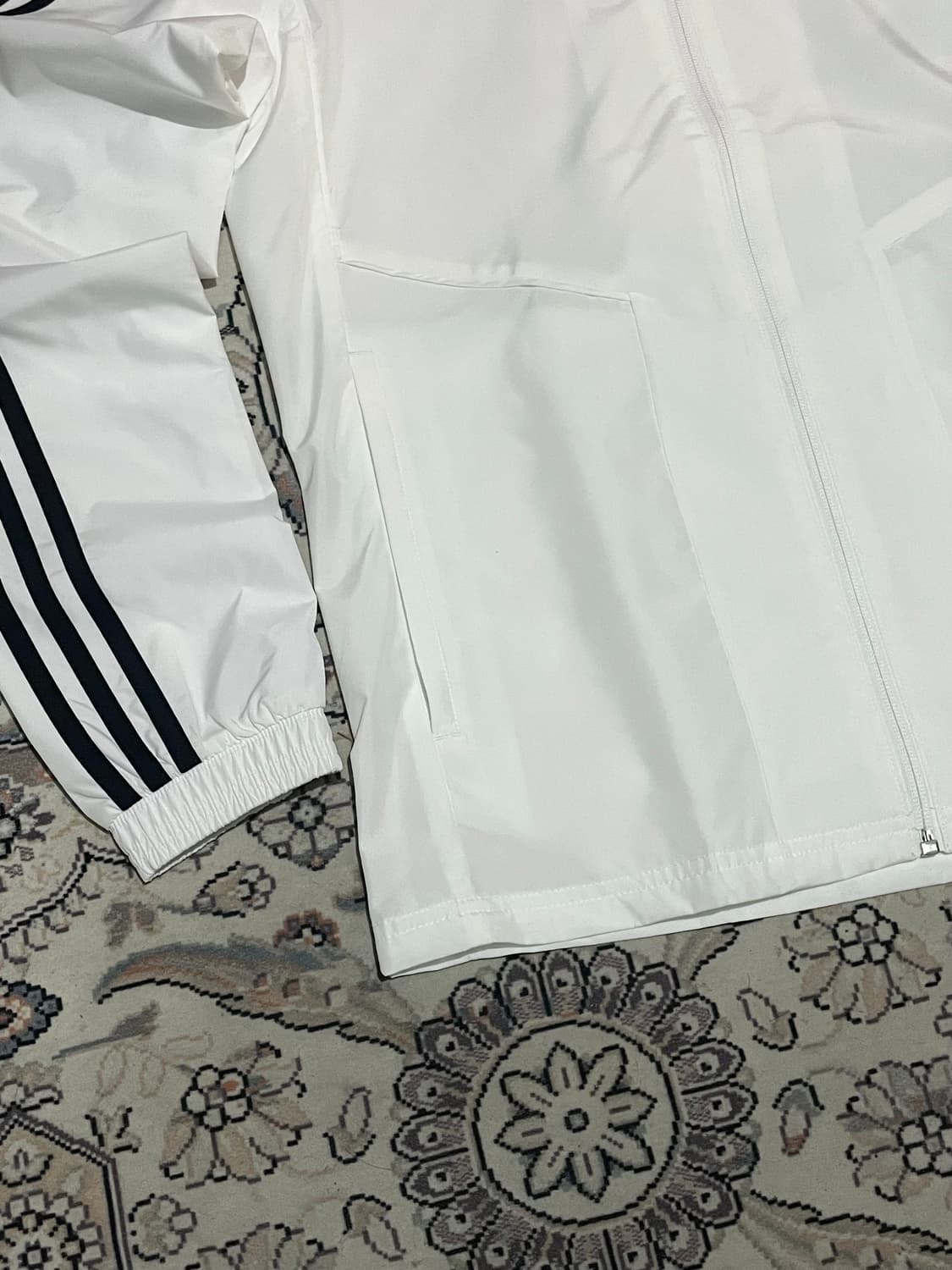 아디다스 레알마드리드 바람막이  상품이미지4