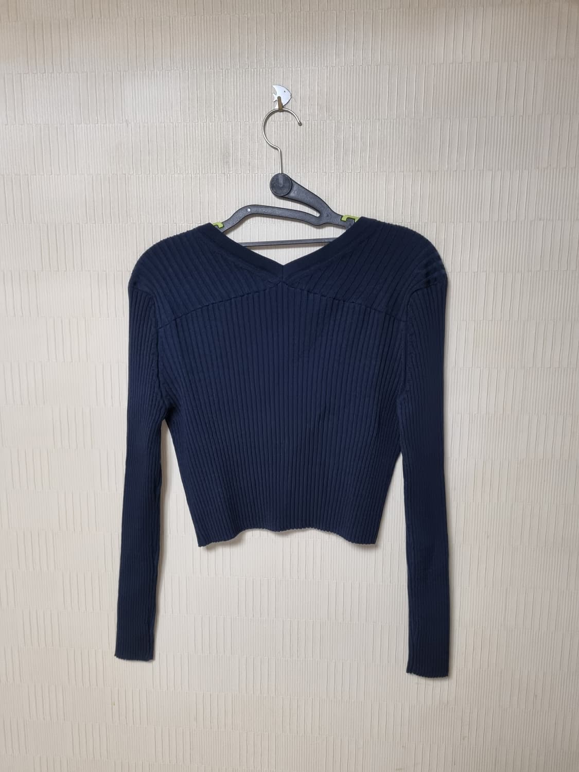 Della Lana 델라라나 리브드 크롭 브이넥 가디건 상품이미지3