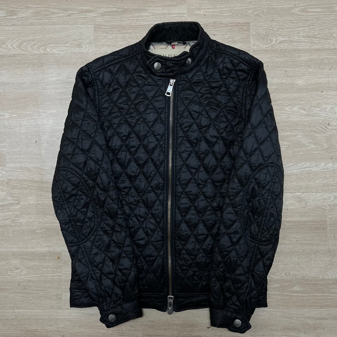 버버리 브릿 여성 노바체크 안감 퀼팅자켓 [블랙] 2XL/110 상품이미지1