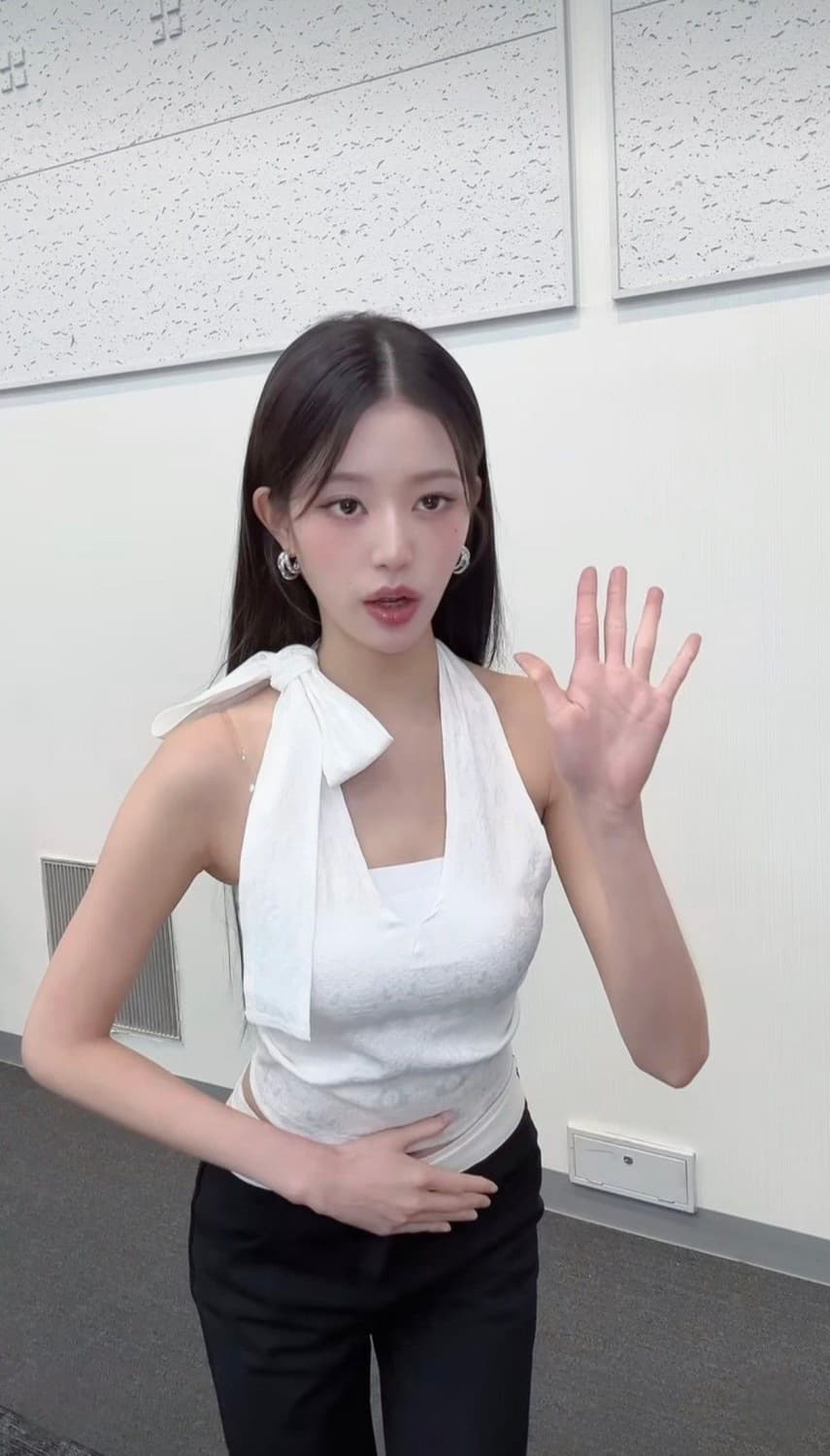 [새상품] 장원영 착용 시오서울 자카드 홀터 탑 화이트 상품이미지2
