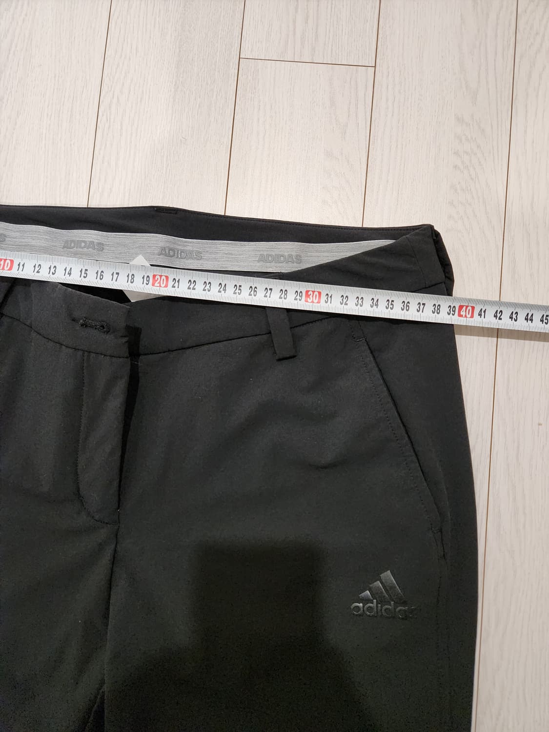 아디다스 기능성 여성 팬츠 사이즈m

사진이 이상하게 나왔는데 새상품처럼 상품이미지9