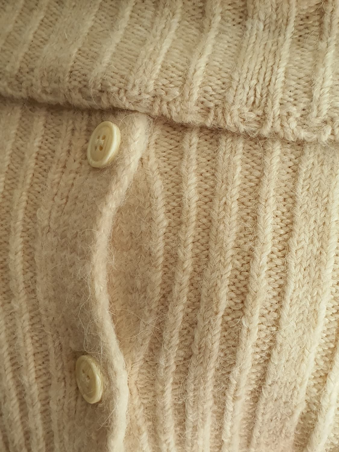 [빈티지] 오프숄더 니트 셔츠 베이지 상품이미지4