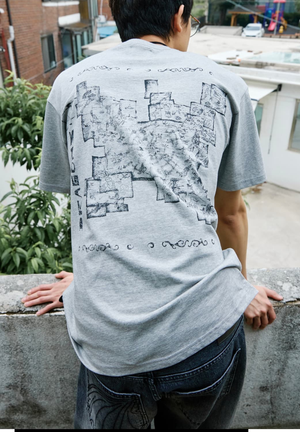 해칭룸 드래곤 카드 티셔츠 그레이 3사이즈 상품이미지2