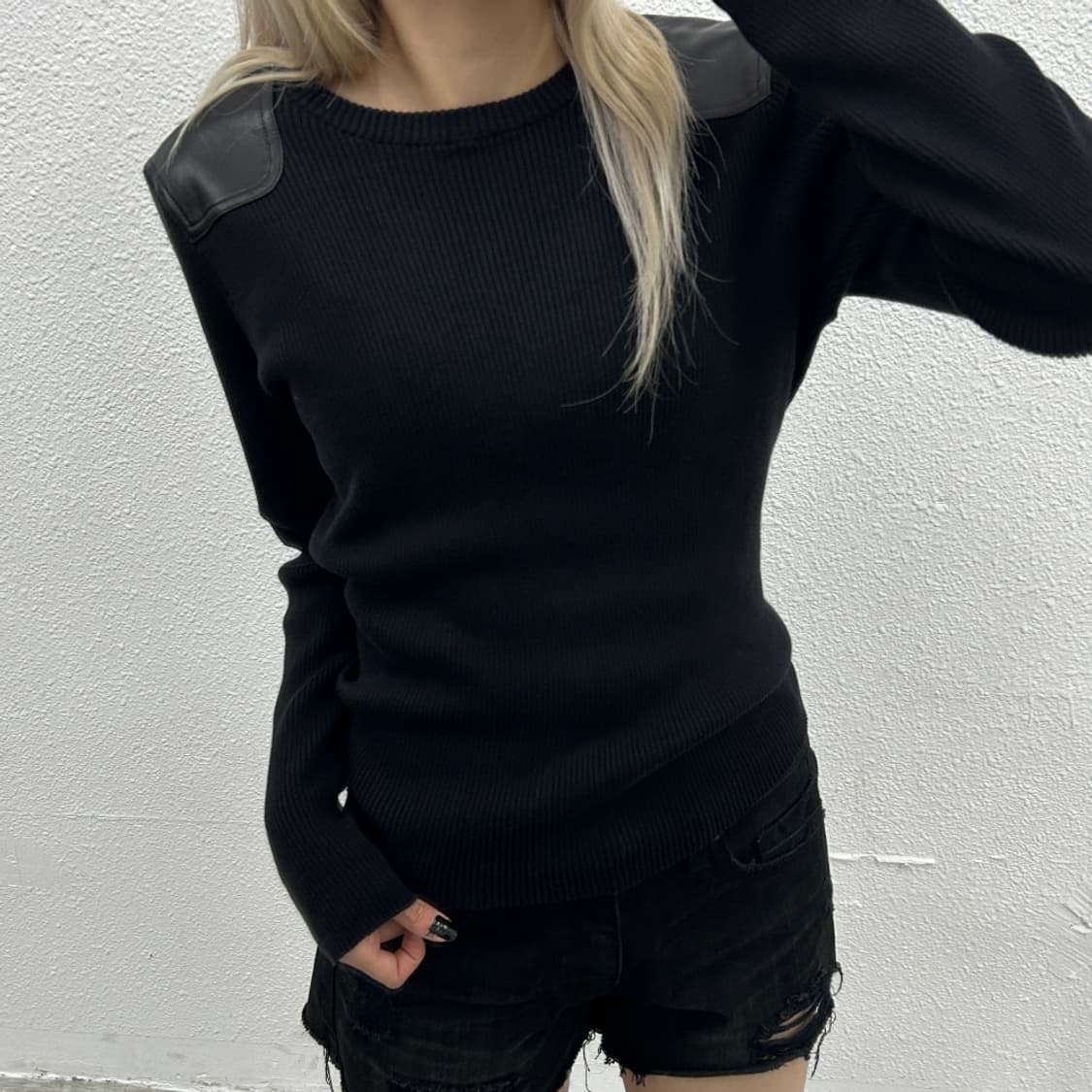 폴로 랄프로렌 레더숄더 블랙 니트 M 상품이미지1