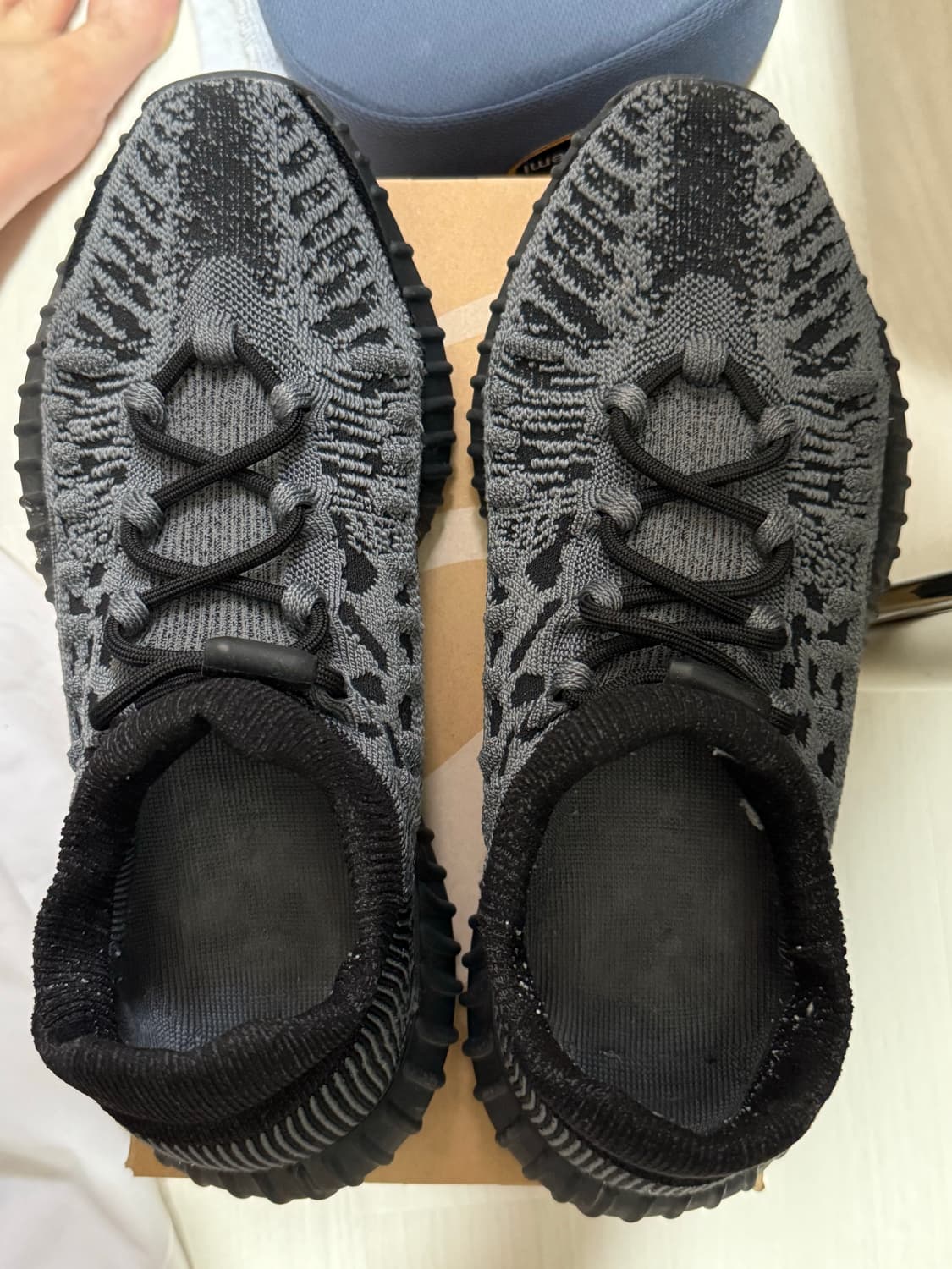 아디다스 이지 350 v2 컴펙트  상품이미지2