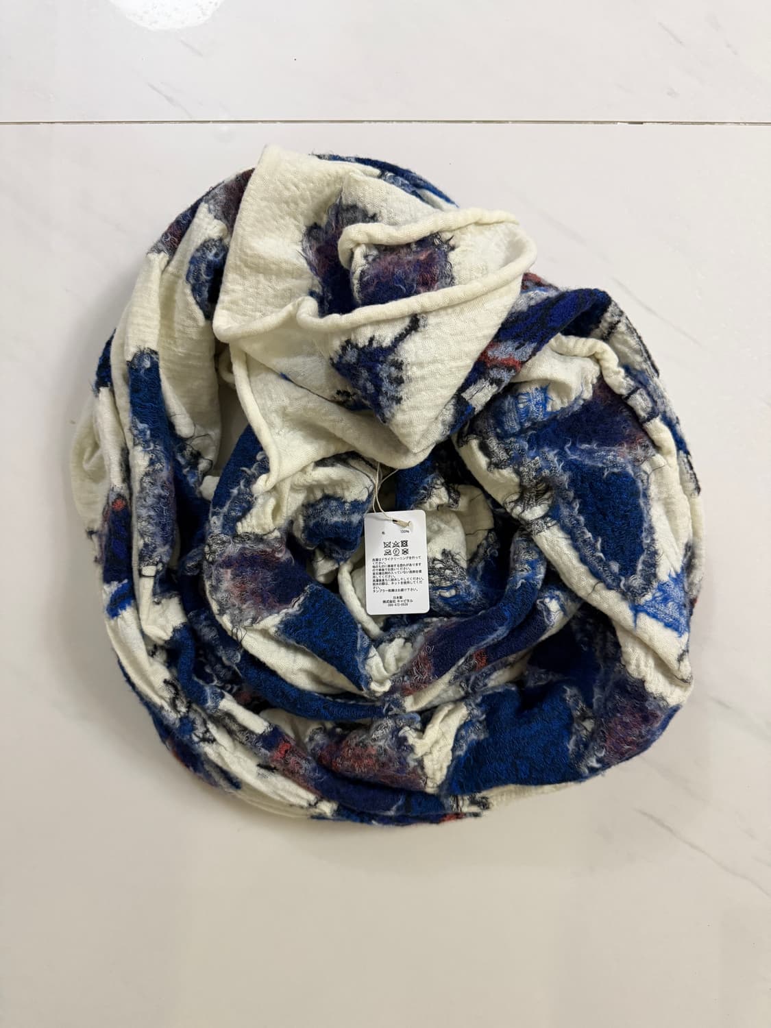 캐피탈 펠티드 울 버터플라이 스카프 화이트 상품이미지3