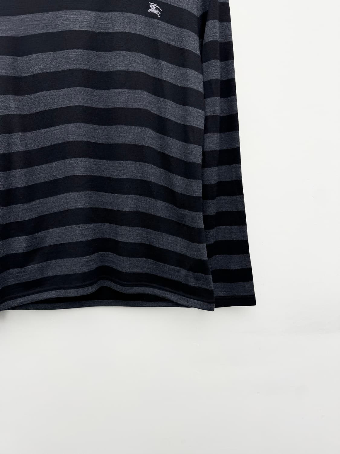 버버리 블랙라벨 블랙 스트라이프 롱슬리브 니트 상품이미지5