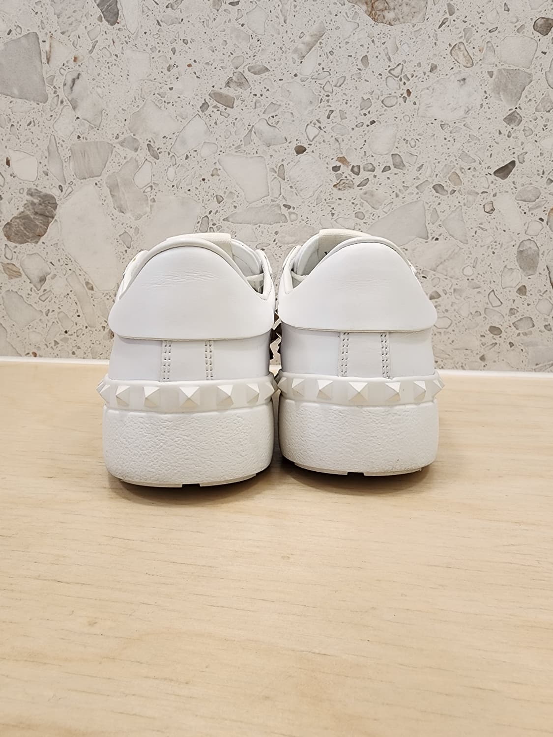 발렌티노 히든오픈 언타이틀 락스터드 스니커즈 37 상품이미지3