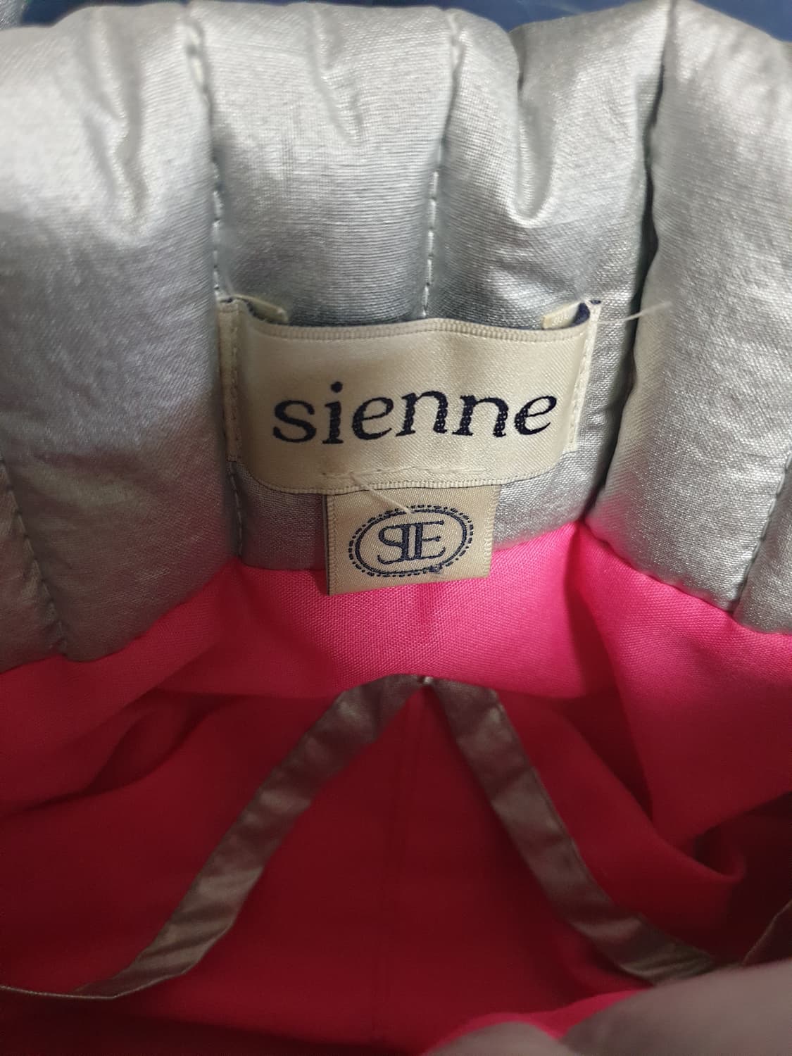 시엔느 미니 패딩쿠션백 실버 상품이미지4