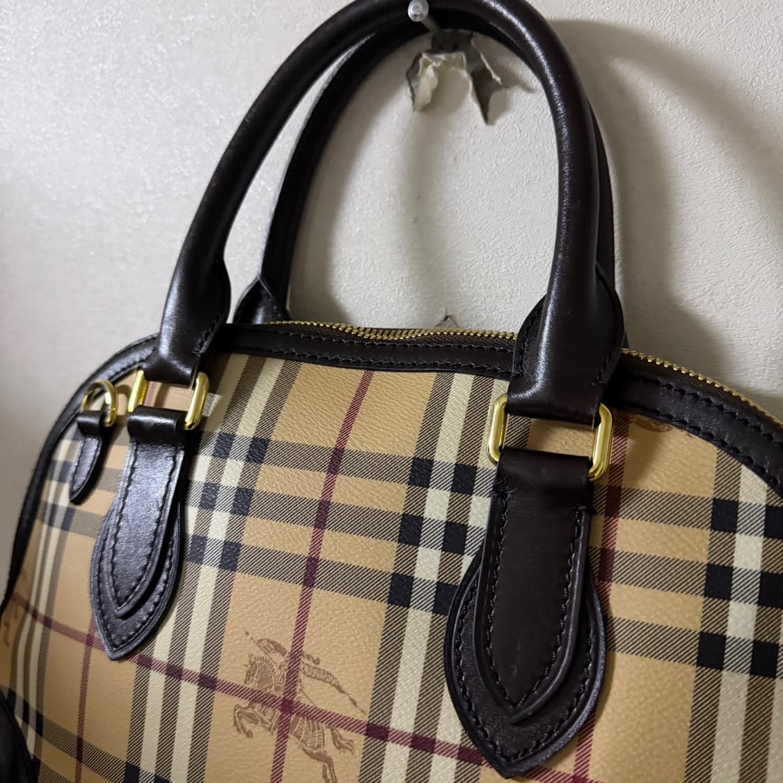 버버리 헤이마켓 노바체크 토트백 3856900  상품이미지2