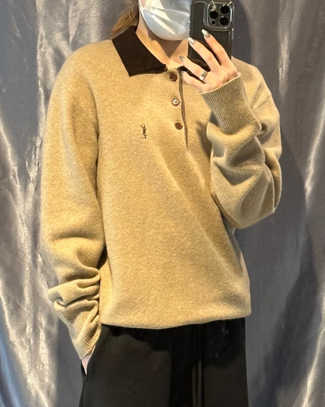 S 입생로랑 자수로고 베이지 카라 니트 상품이미지1