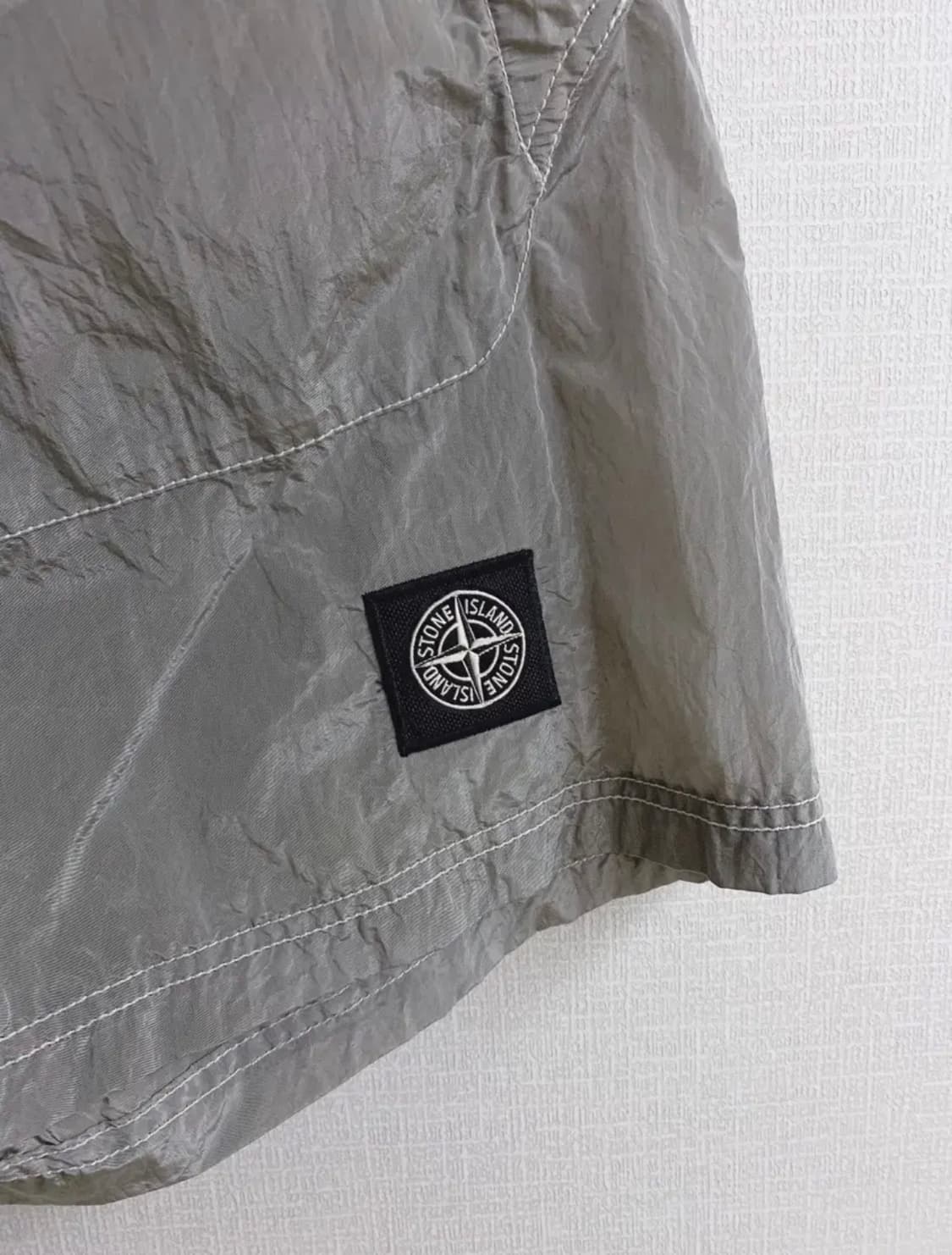 스톤아일랜드 스윔팬츠 메탈릭 실버 상품이미지2